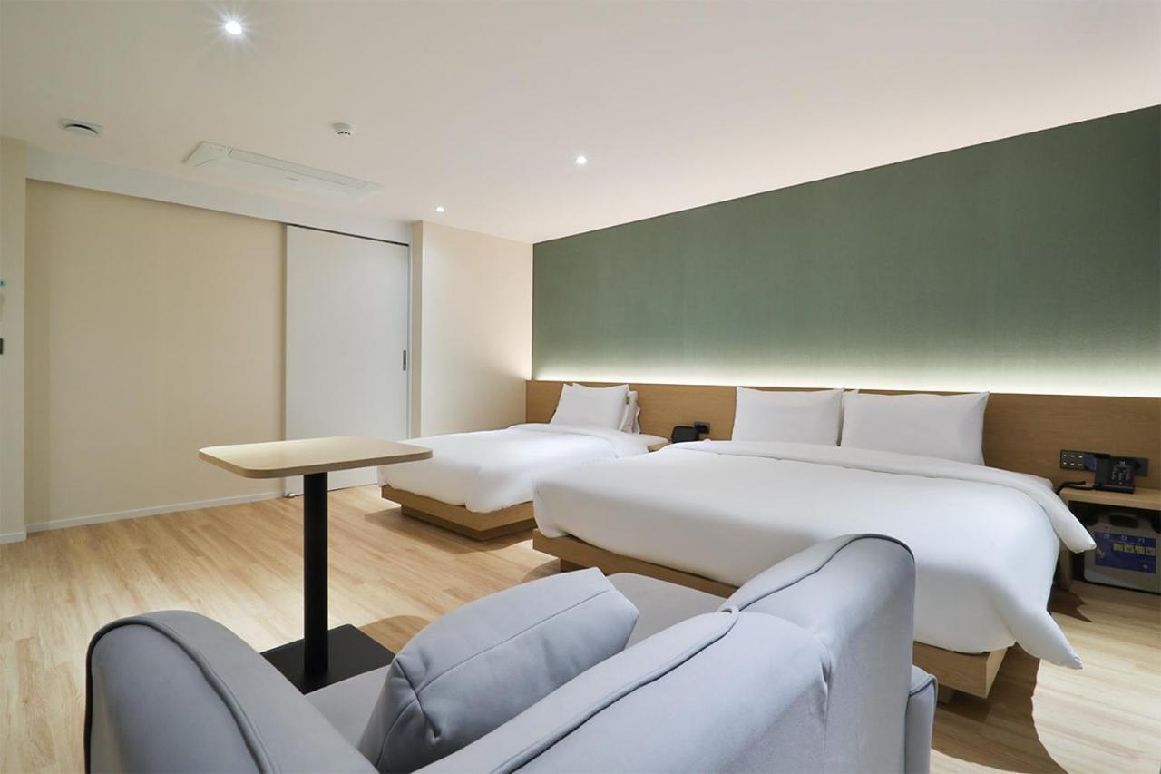 Custom Hotel Ulszan Kültér fotó