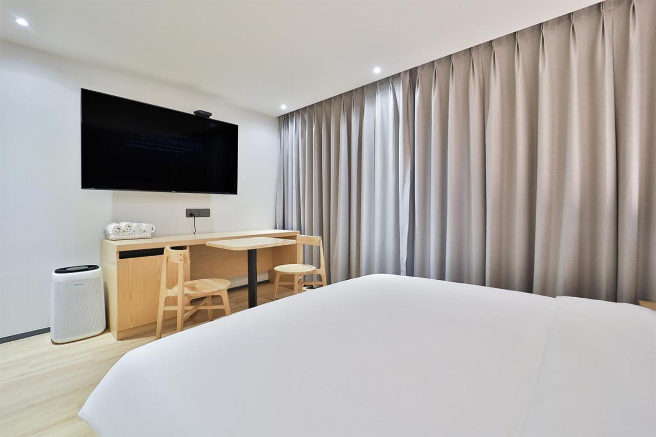 Custom Hotel Ulszan Kültér fotó