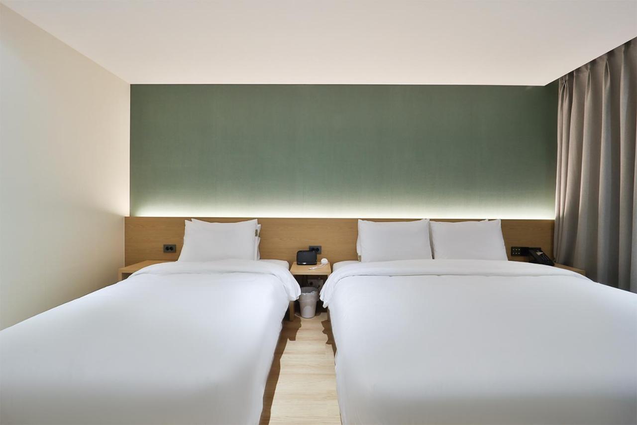 Custom Hotel Ulszan Kültér fotó