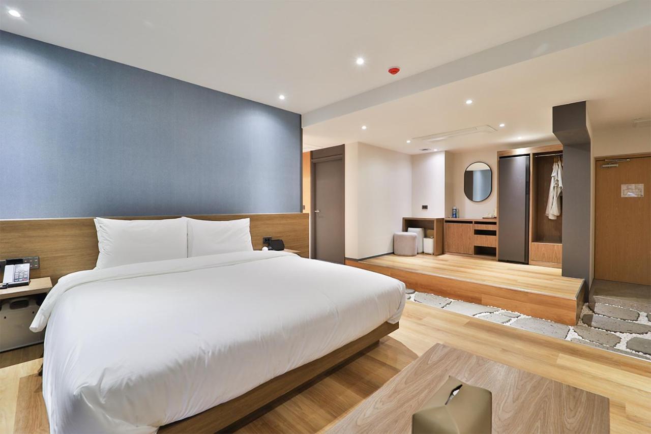 Custom Hotel Ulszan Kültér fotó