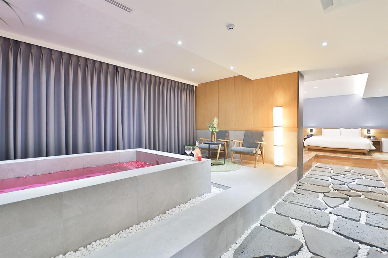 Custom Hotel Ulszan Kültér fotó
